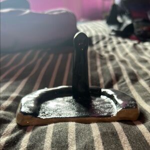 Unique Black and Gold Ring Holder